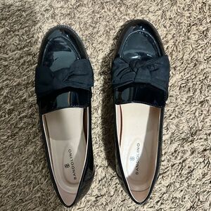 Bandolino Black Flats with Bow Detail